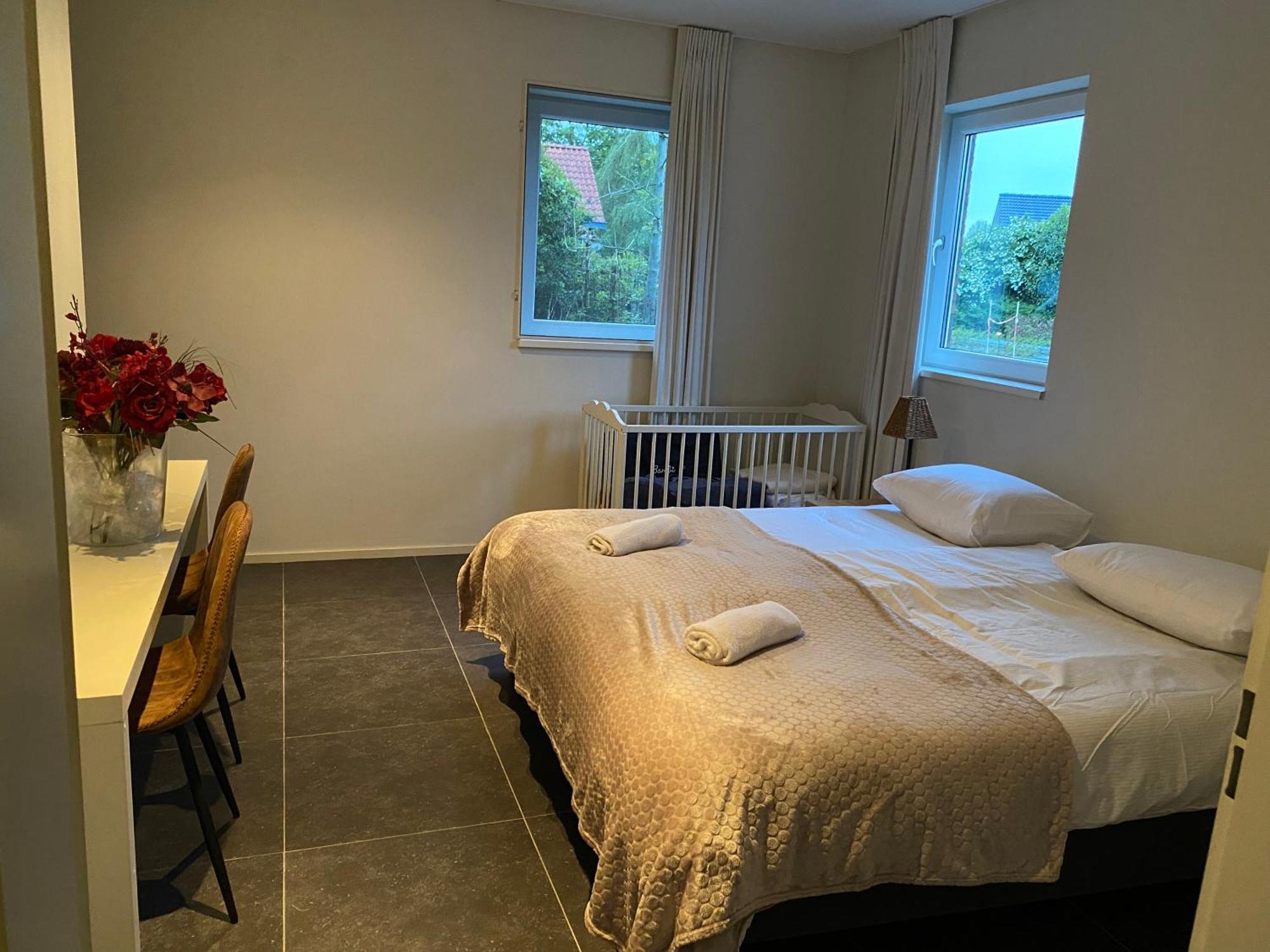 Villa Riverside Met Hottub, Eigen Aanlegsteiger, Zwemtrap, Trampoline En Kano'S Zeewolde Luaran gambar